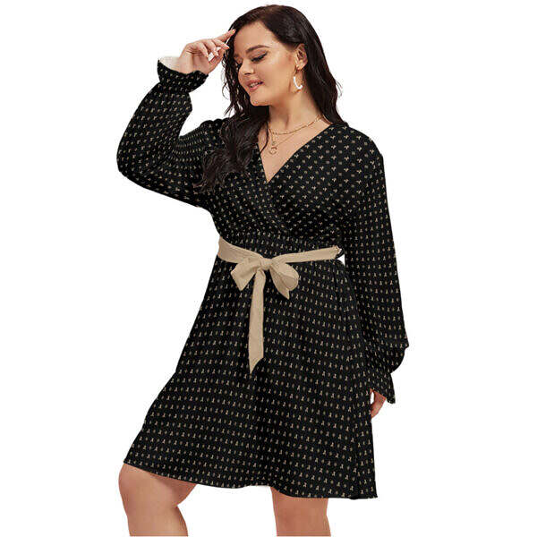 Black Cream V-neck Dress With Waistband - Image 2