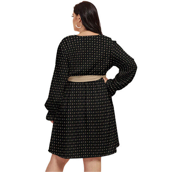 Black Cream V-neck Dress With Waistband - Image 3