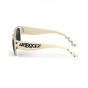 ADpld™ Striker Crema Sunglasses display